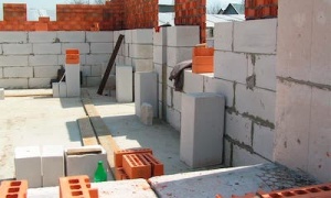 Какие блоки для строительства дома лучше использовать?
